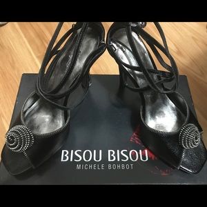 Bisou Bisou - New Black Zipper Heels